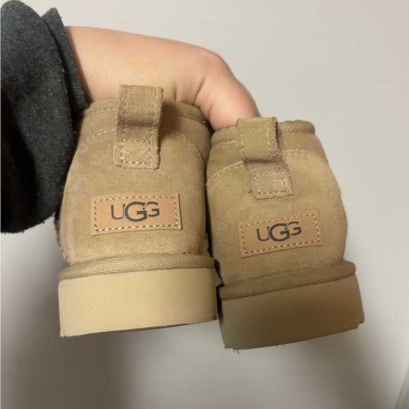 UGG Tan Ankle Boots NWOT - MAKE OFFERS!! - Picture 3 of 3